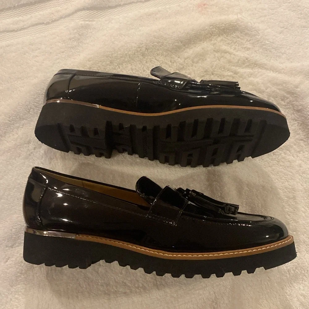 Franco Sarto Black Patent Loafers with Tassels - Picture 5 of 9